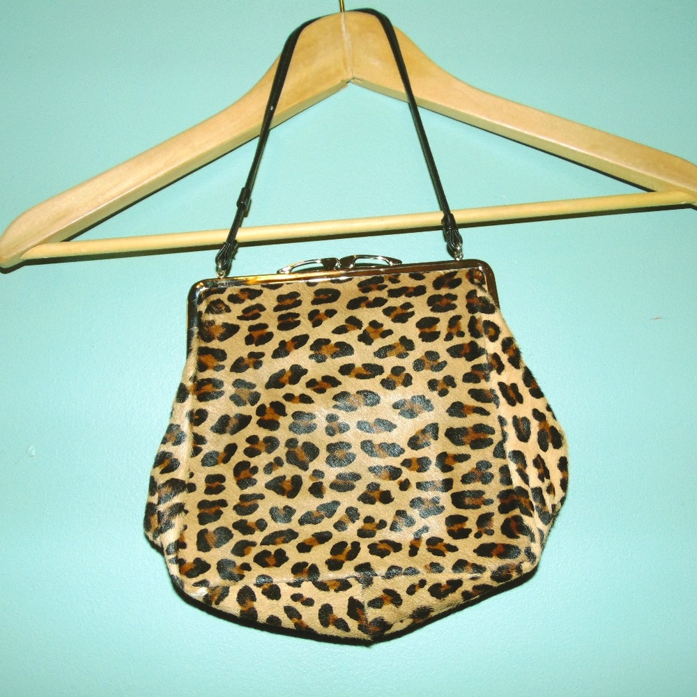 Vintage 50s faux leopard clutch ‼️MAKE ME AN OFFER